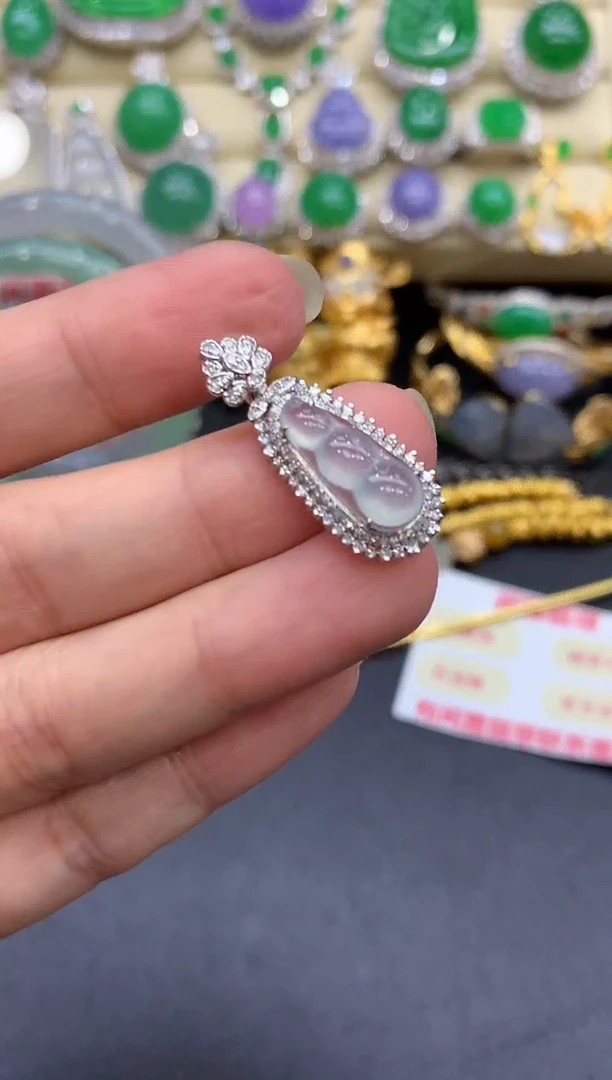 颈饰18K金镶嵌翡翠228-中国好珍宝