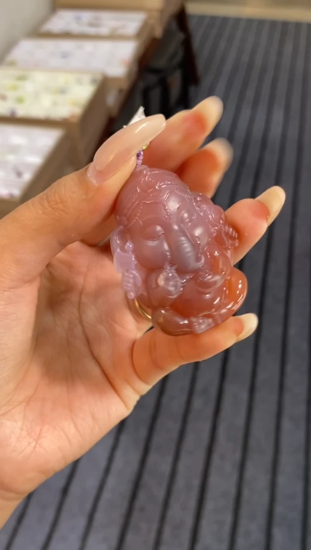 未镶嵌颈饰玛瑙/玉髓米**格象鼻财神宝宝佛