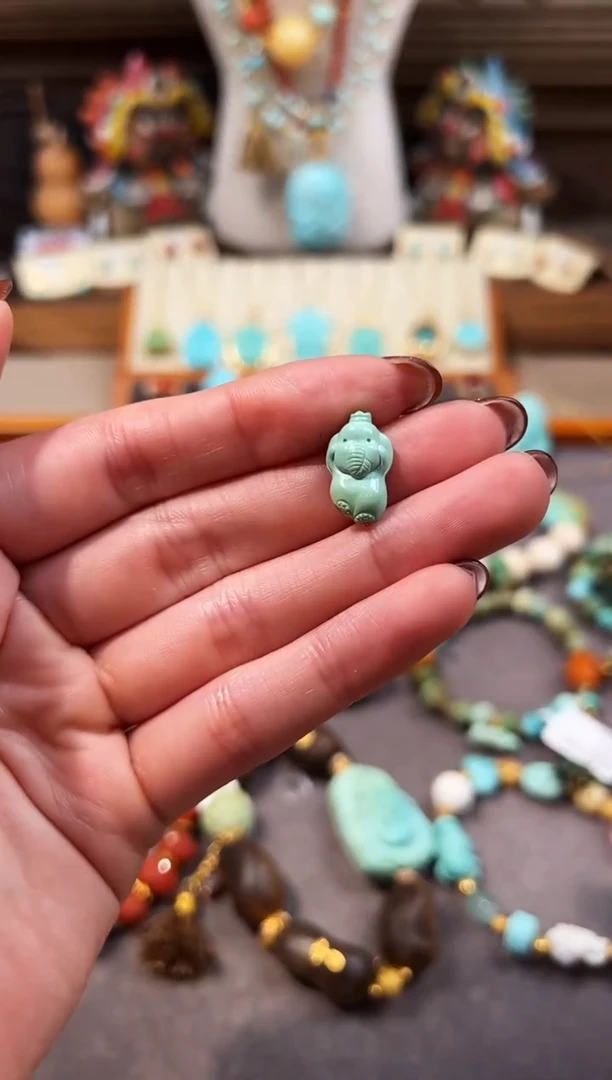 未镶嵌绿松石配饰小象