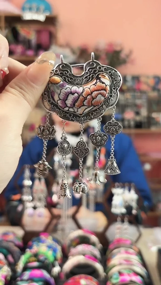 艺枝独绣手工饰品111