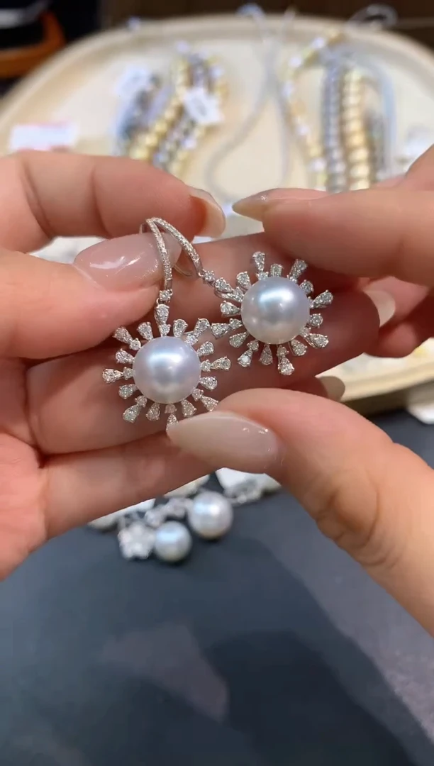 18K金镶嵌耳饰海水珍珠A421|23800