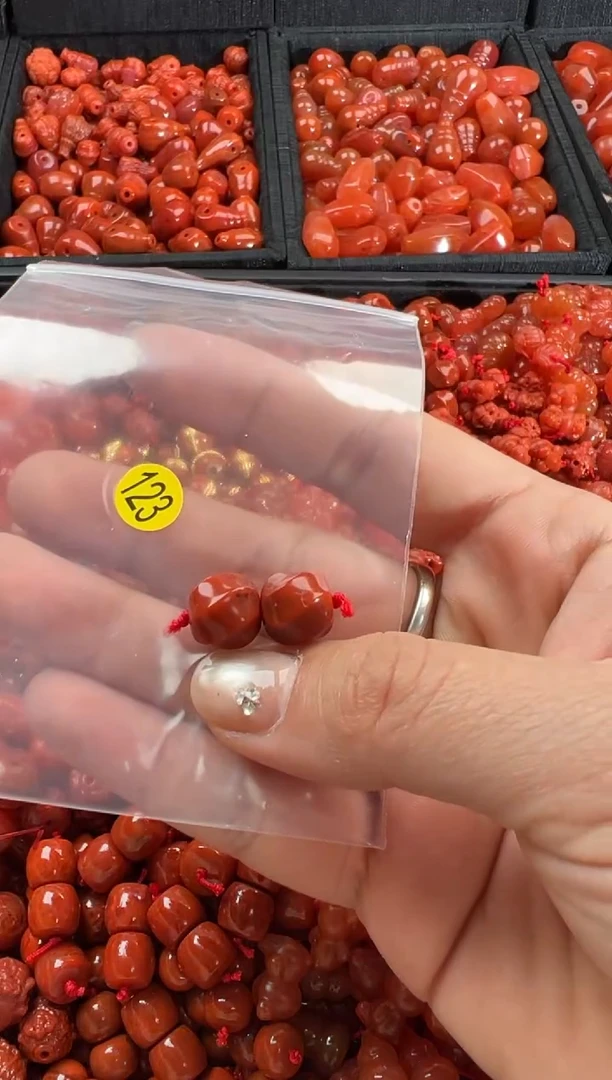 【闪购商品】南红玛瑙颈饰未镶嵌1