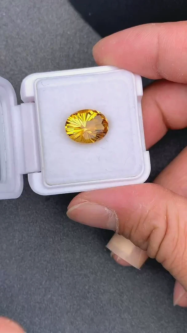 【闪购商品】水晶无未镶嵌6.06克拉