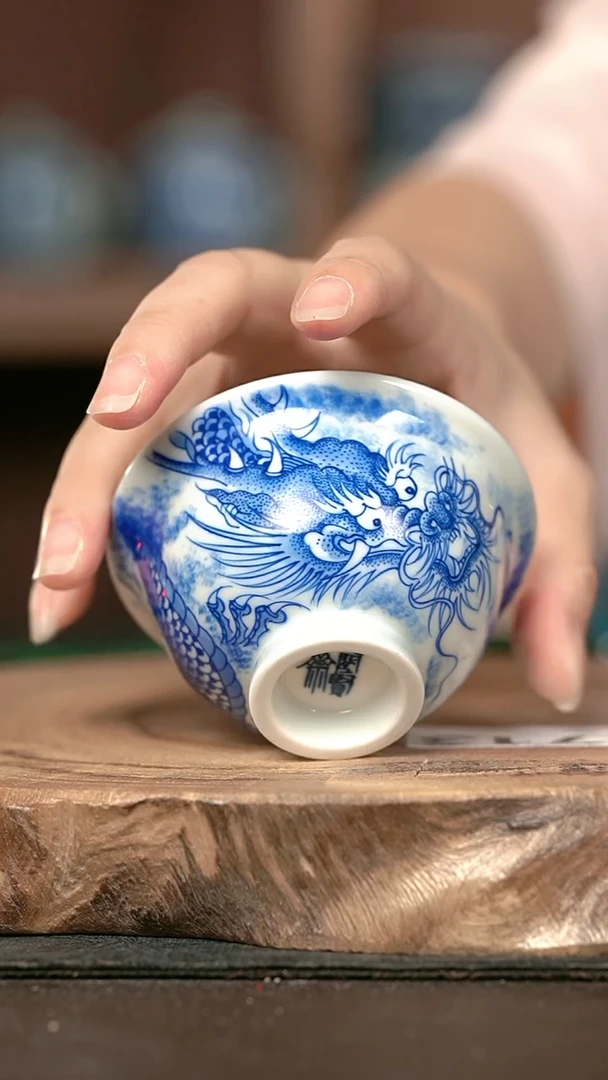 手绘手绘高温现代瓷  气  点工苍龙小压70c