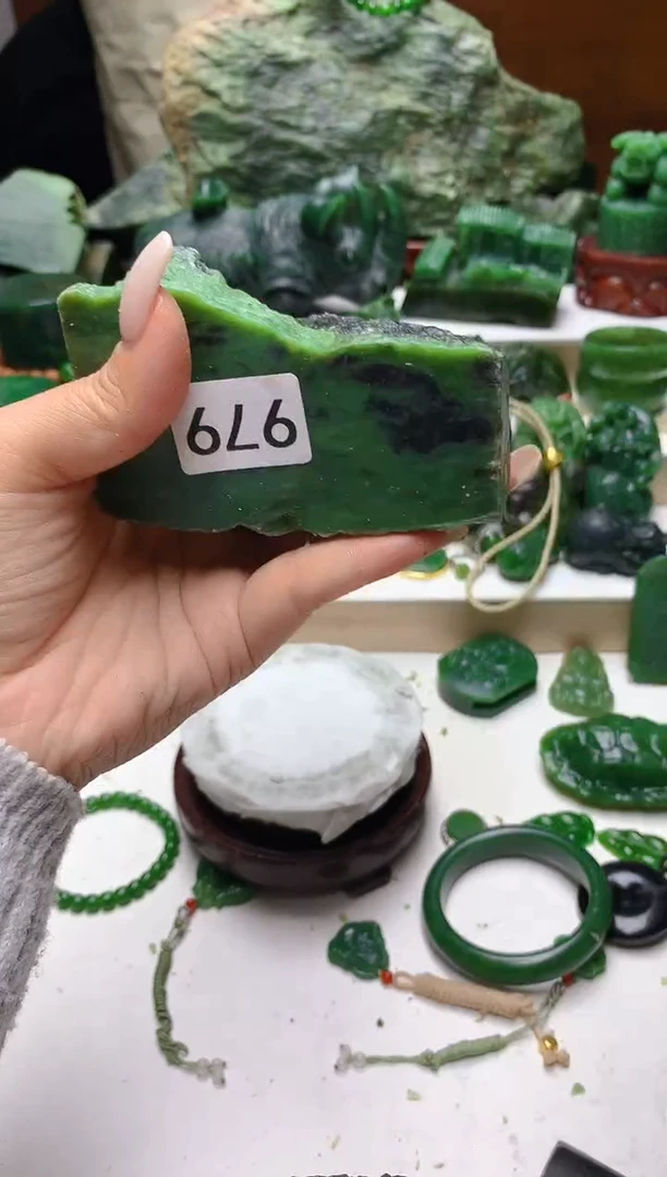 未镶嵌和田玉（碧玉）摆件1