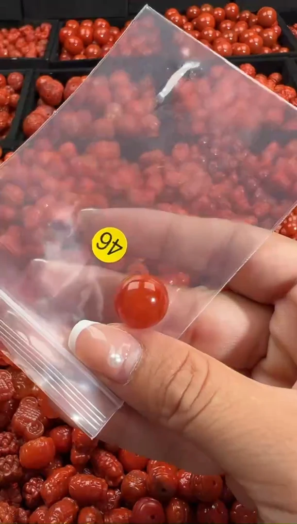 颈饰未镶嵌南红玛瑙1