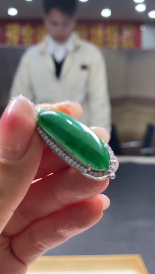 【闪购商品】翡翠颈饰未镶嵌********147