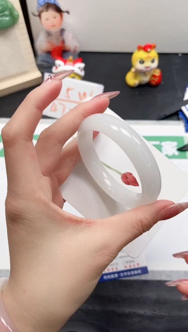 【闪购商品】石英质玉手镯未镶嵌153-57