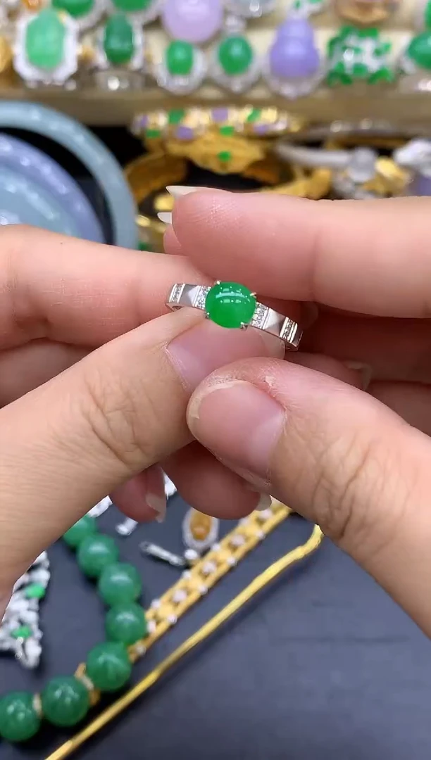 18K金镶嵌戒指翡翠252-中国好珍宝