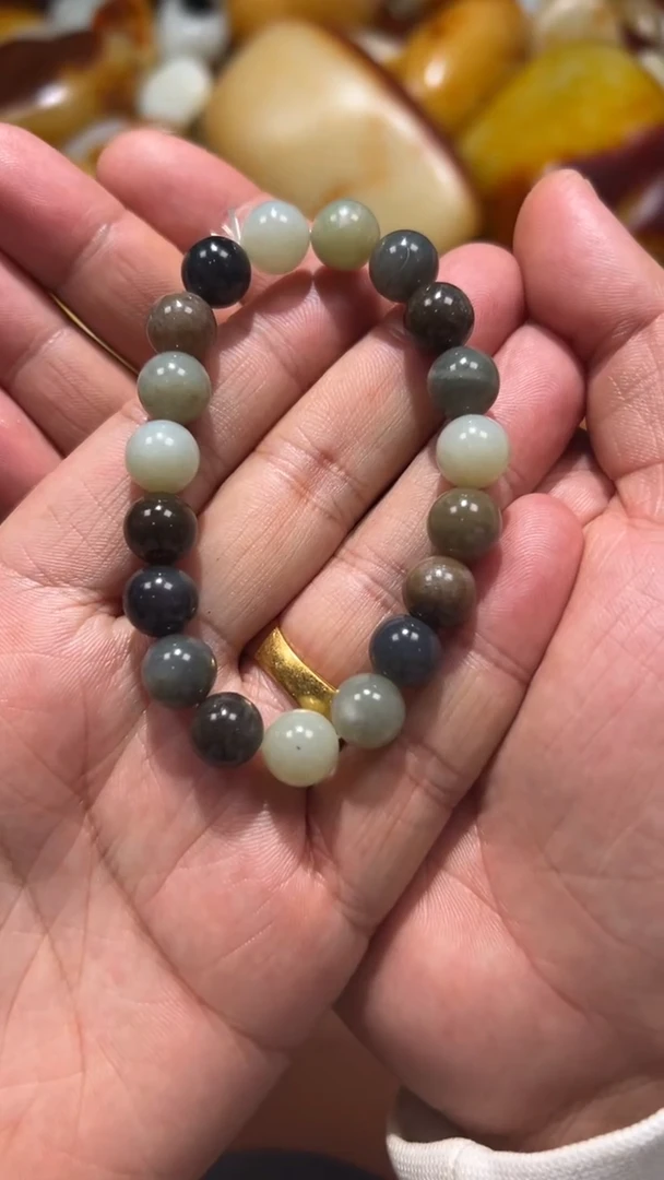 未镶嵌手串和田玉我****。和田玉