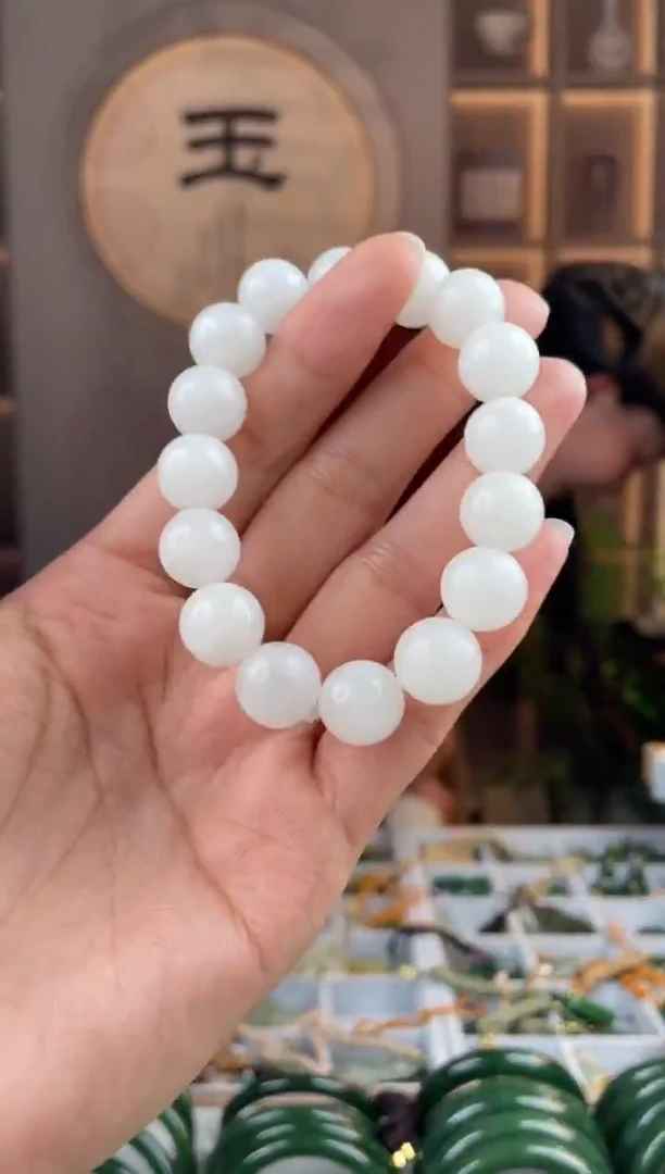 颈饰未镶嵌和田玉拍一发一，拍一发一