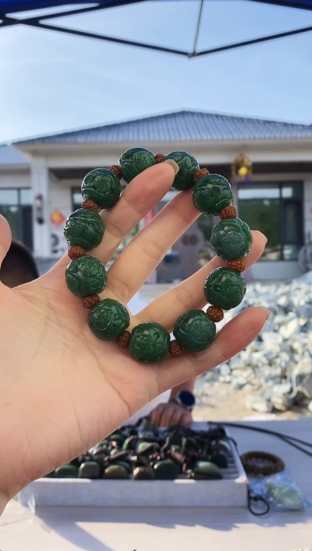 和田玉（碧玉）未镶嵌颈饰多样性随机发一