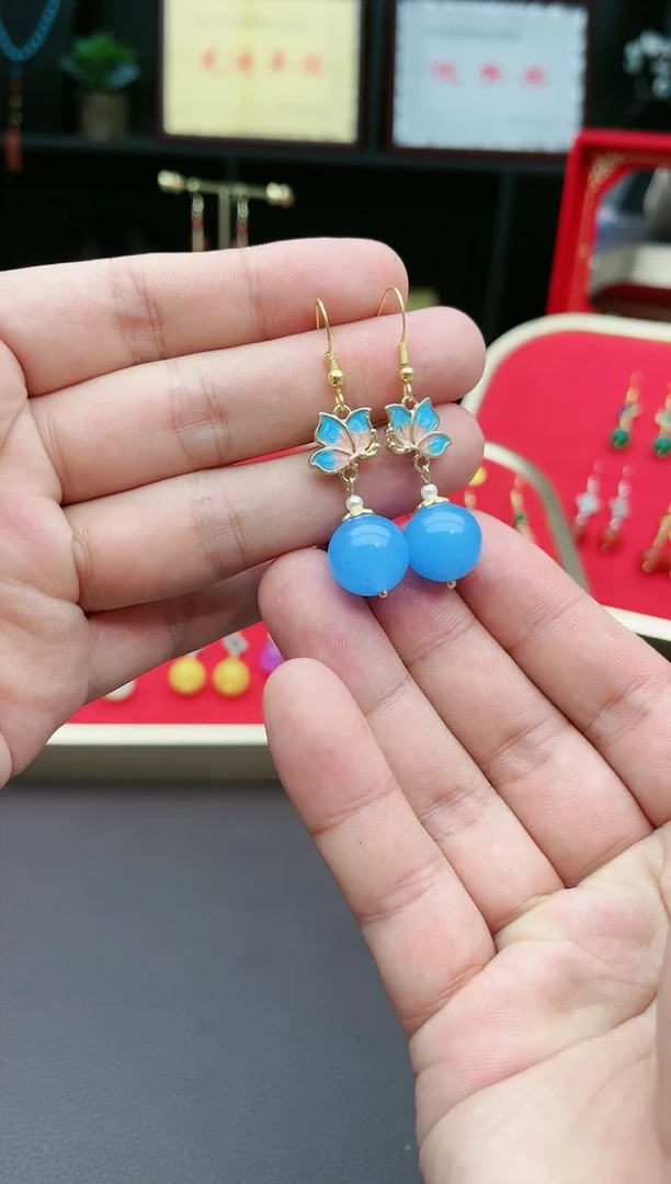 【闪购商品】玛瑙/玉髓耳钉银S925镶嵌蓝荷花蓝珠子