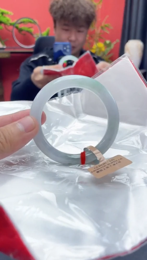 未镶嵌手镯翡翠3