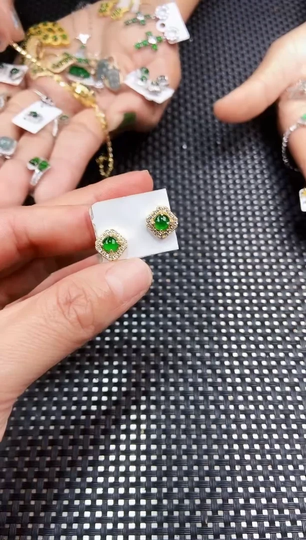 【闪购商品】翡翠耳饰未镶嵌111111111