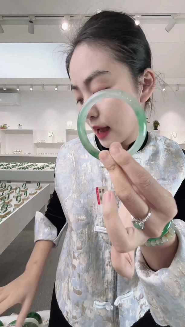 未镶嵌手镯石英质玉333