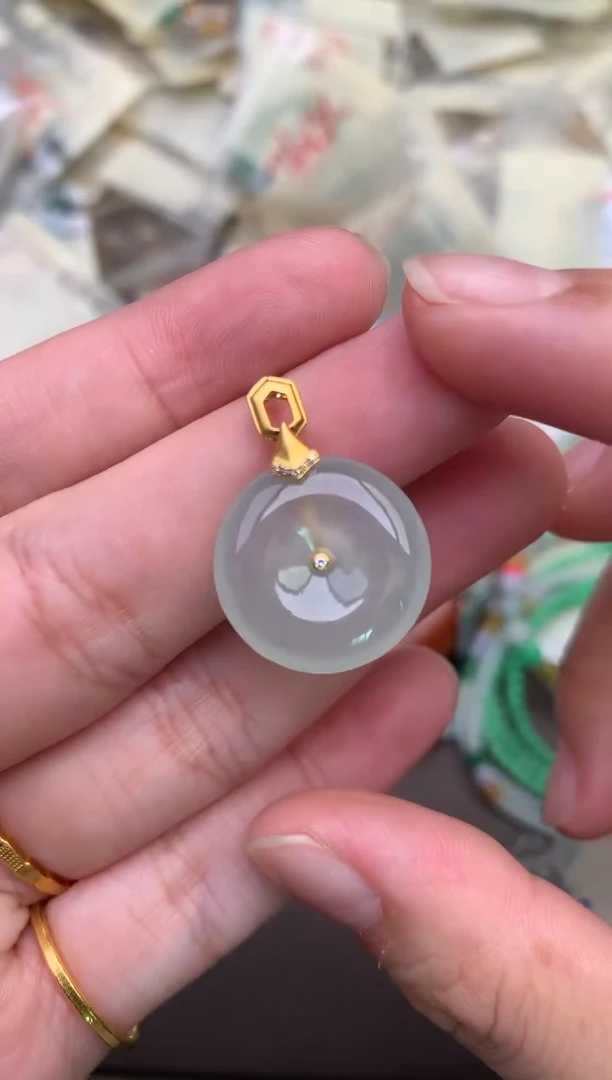 翡翠挂件18K金镶嵌—