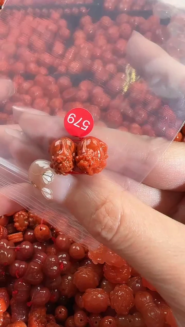 颈饰未镶嵌南红玛瑙1