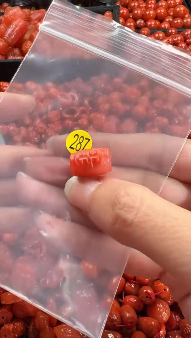 颈饰未镶嵌南红玛瑙1