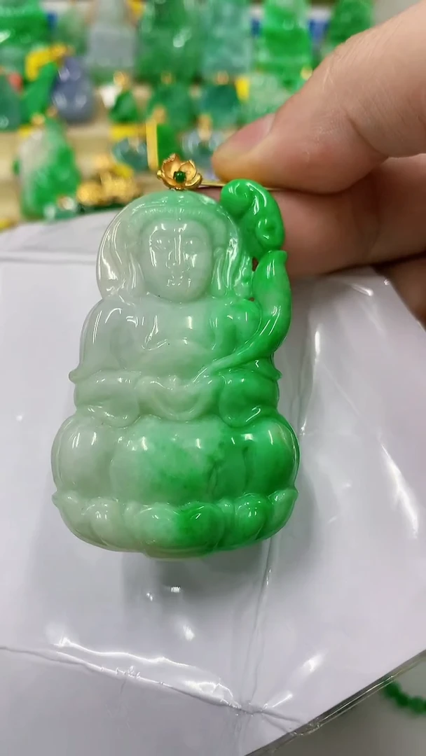 翡翠18K金镶嵌颈饰挂件