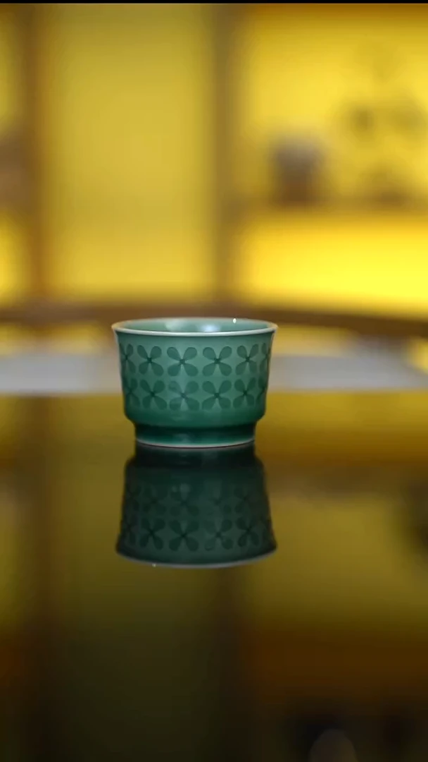 杯龙泉青瓷-吴燕玲-小融天杯