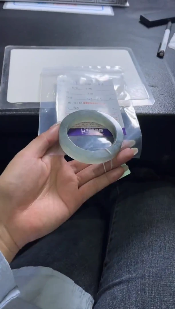 未镶嵌手镯定制翡翠欣*欣定制手镯不退不换