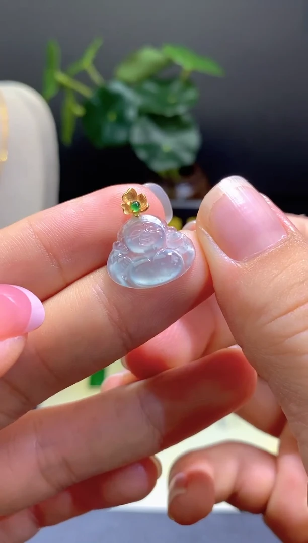 翡翠18K金镶嵌颈饰翡翠吊坠