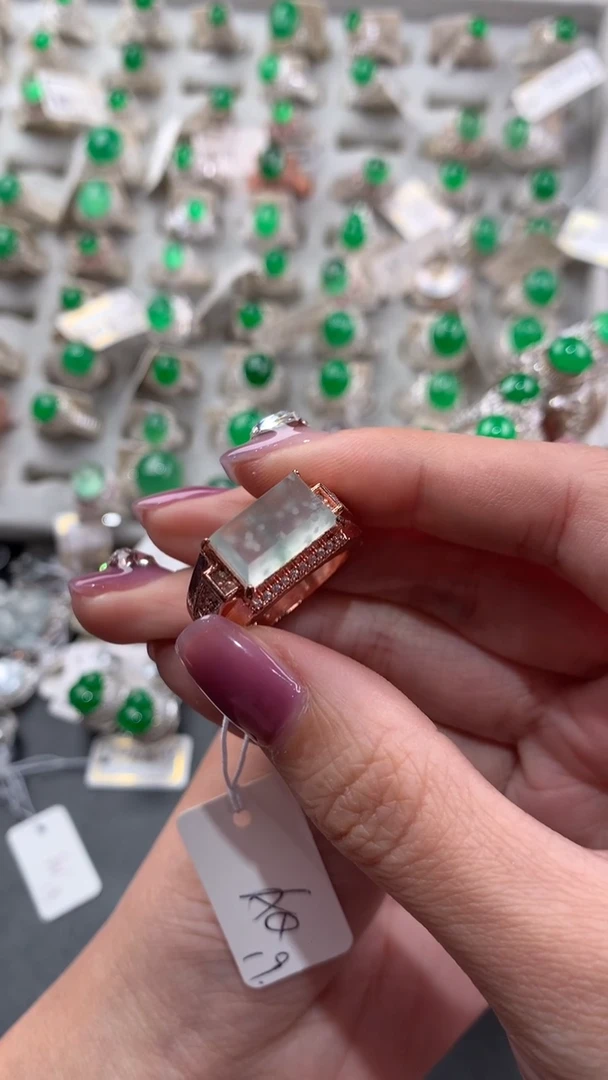 【闪购商品】定制翡翠未镶嵌缅甸A货翡翠