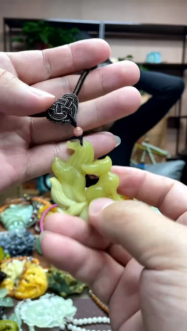 未镶嵌岫玉吊坠·