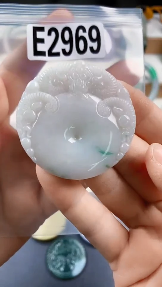 颈饰未镶嵌翡翠天然翡翠吊坠挂件