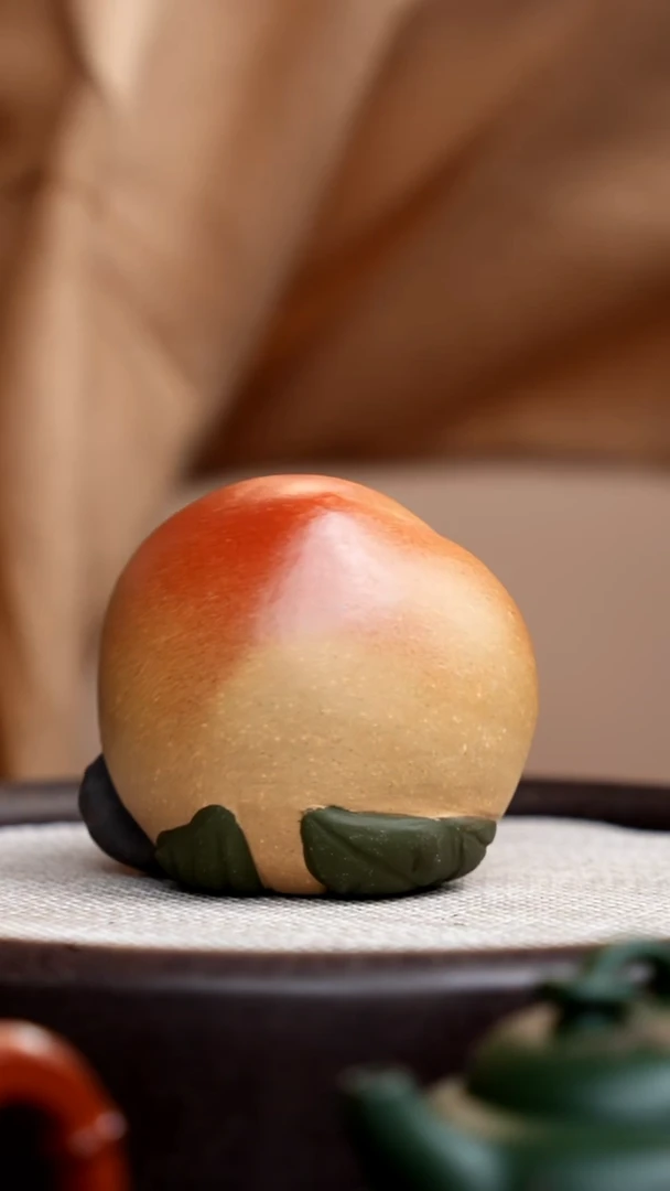 茶壶紫砂段泥寿桃茶宠大