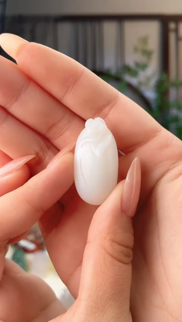 颈饰未镶嵌和田玉随型花牌 无