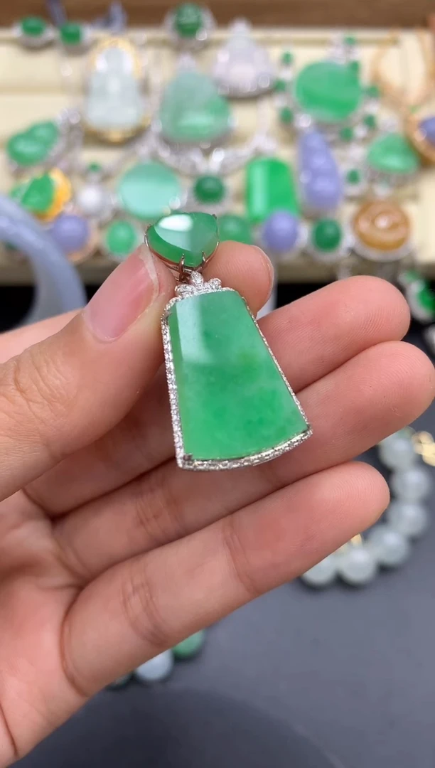 【闪购商品】翡翠颈饰18K金镶嵌557-中国好珍宝