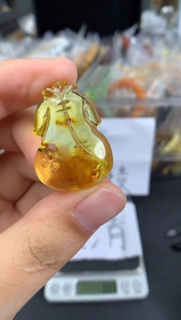 蜜蜡未镶嵌珠宝奇石1