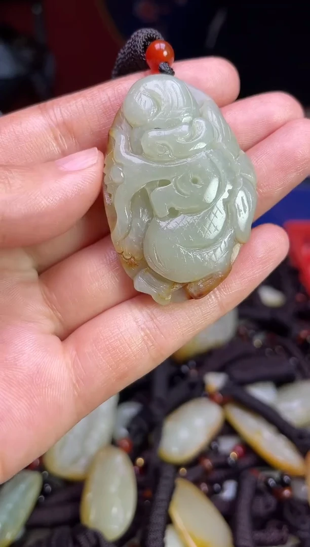 未镶嵌和田玉挂件1