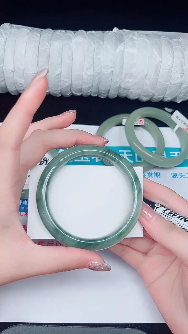未镶嵌手镯石英质玉242-59/60