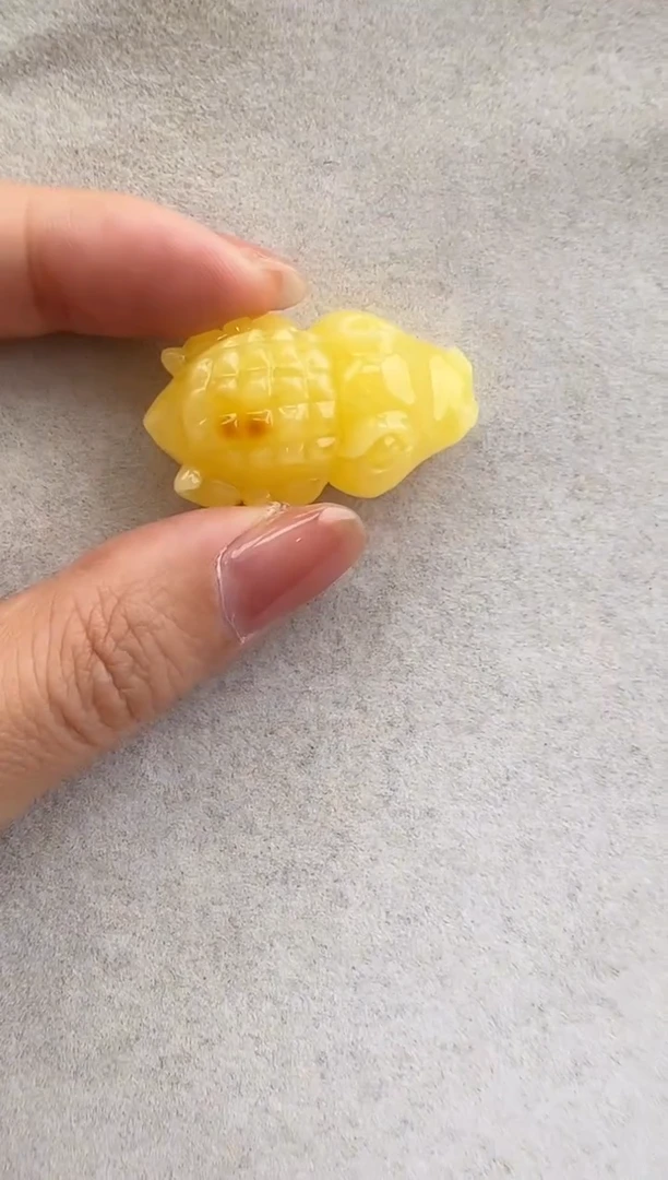 【闪购商品】琥珀裸石未镶嵌10210041-吊坠