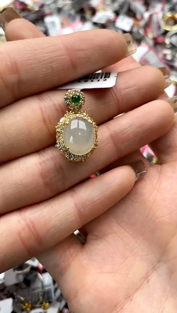 【闪购商品】翡翠戒指银S925镶嵌8888888    0