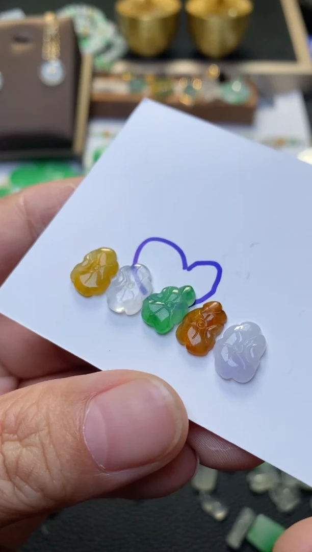 翡翠未镶嵌颈饰翡翠32849