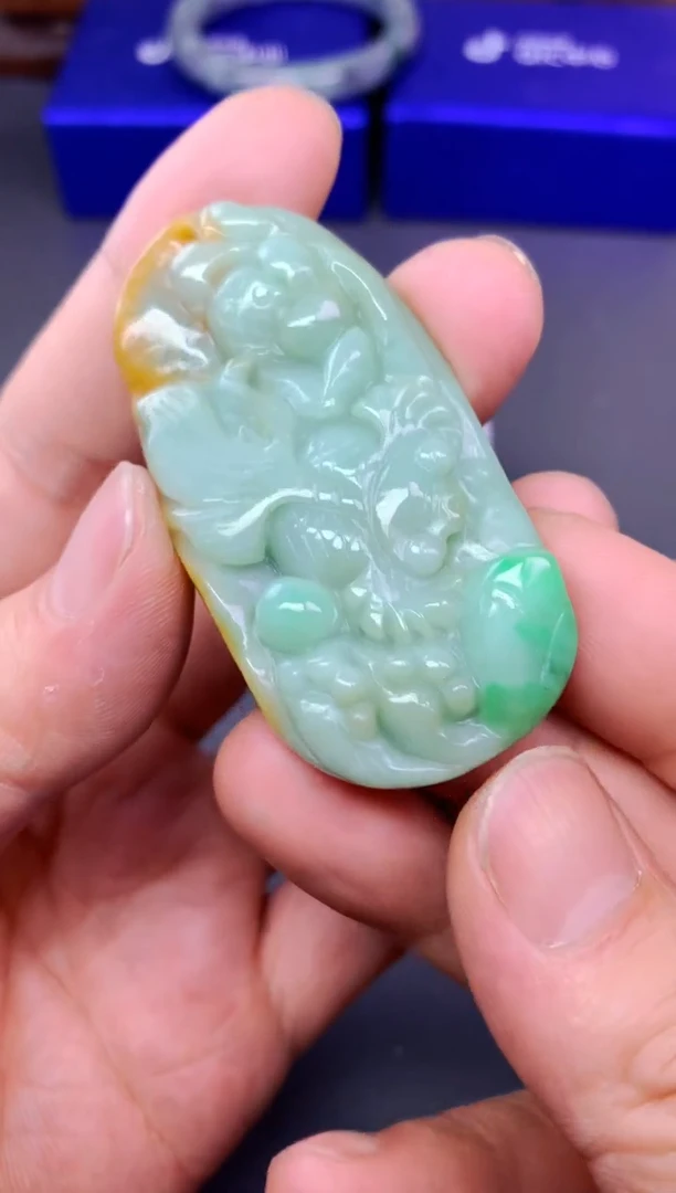 颈饰未镶嵌翡翠年年有余