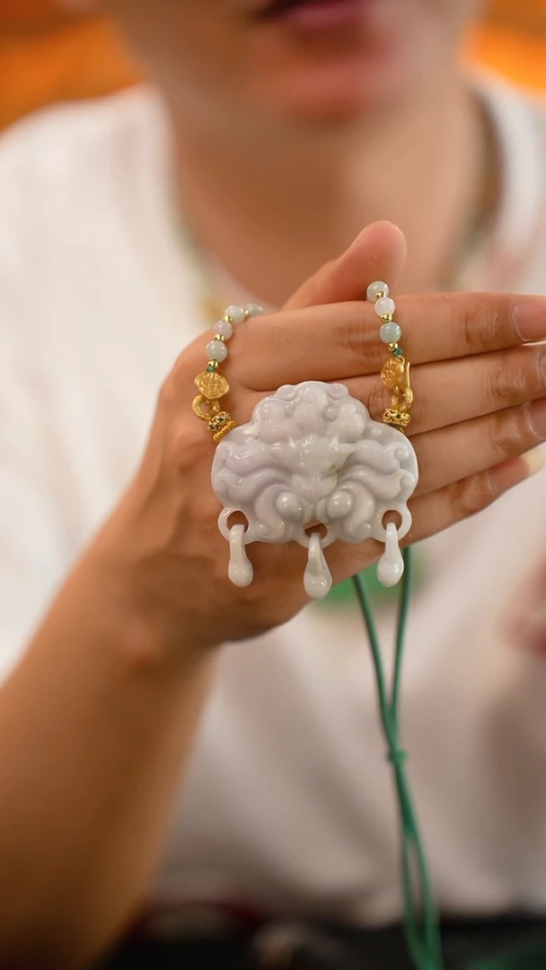 翡翠未镶嵌颈饰24小时内发货质保A货