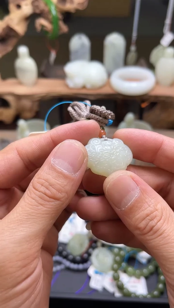 【闪购商品】和田玉吊坠未镶嵌青海青白 如意锁9006569