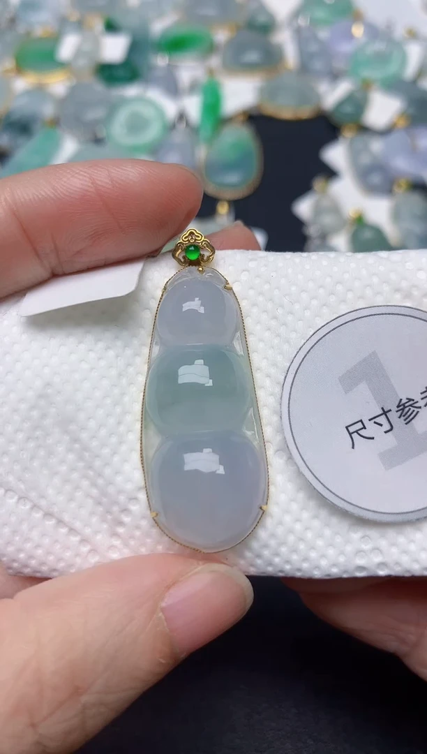 颈饰18K金镶嵌翡翠天然缅甸A货翡翠