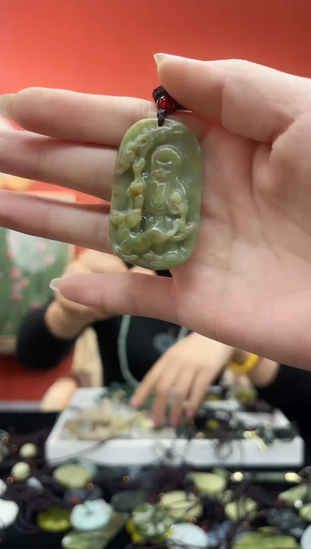 未镶嵌岫玉吊坠.