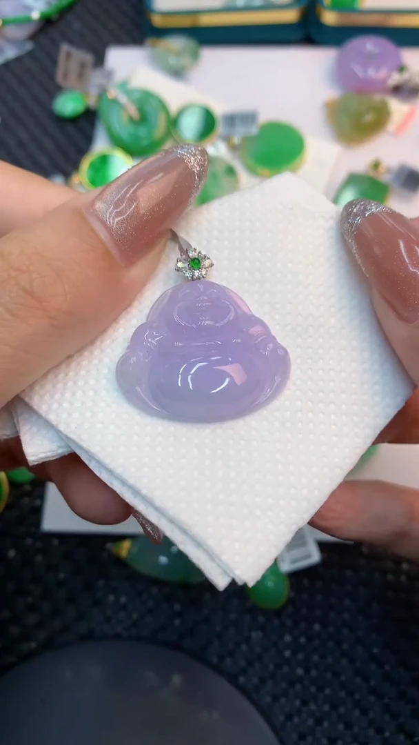 颈饰18K金镶嵌翡翠1