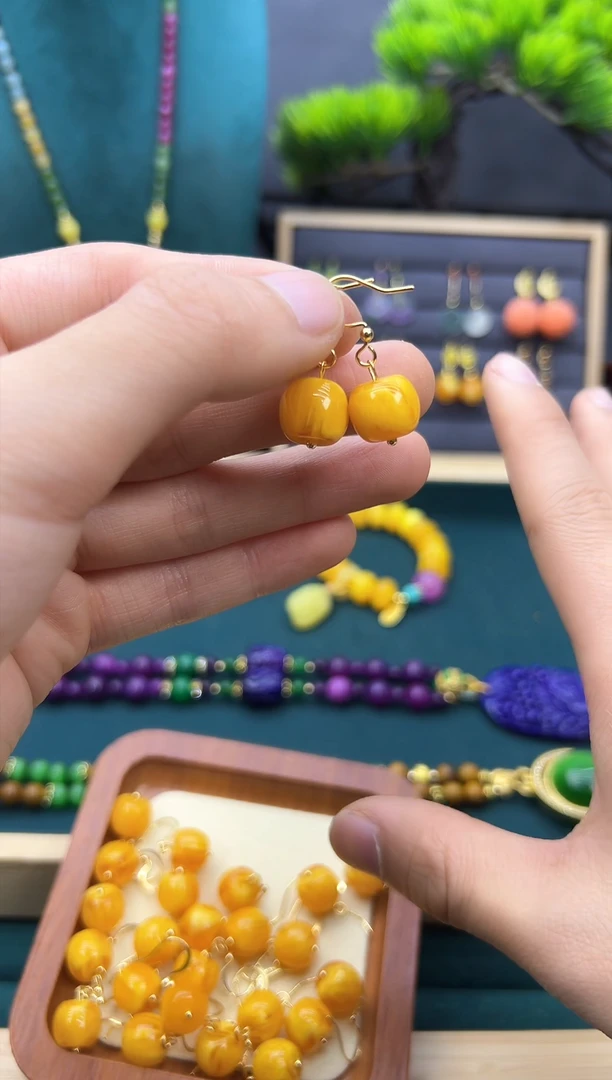 【闪购商品】蜜蜡耳饰14K金镶嵌E01