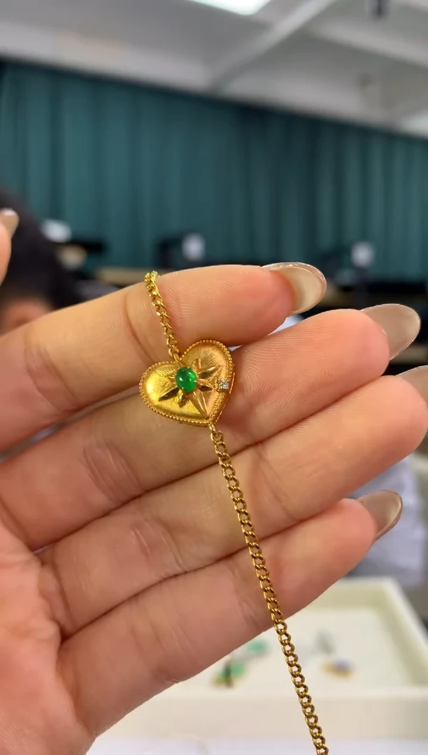 18K金镶嵌手链翡翠手链