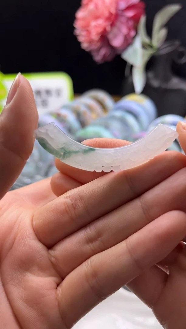 未镶嵌挂件翡翠玉璜