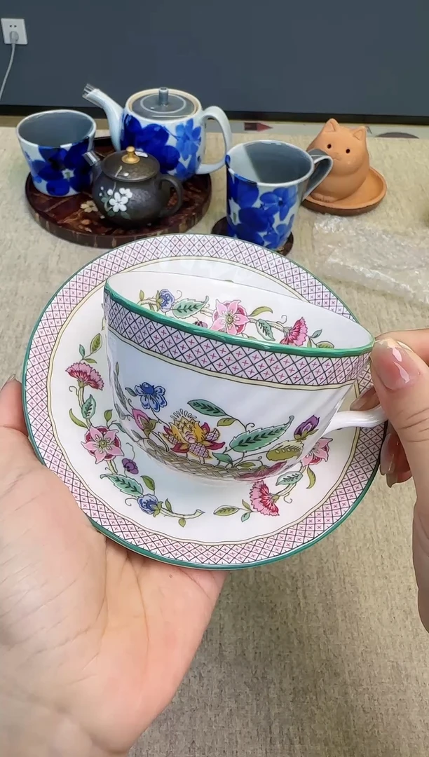 瓷片泡泡的瓷器好好看呀