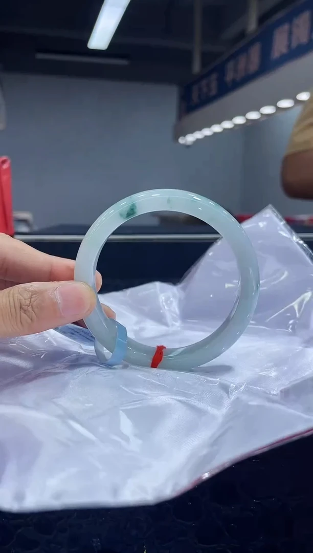 未镶嵌手镯翡翠3